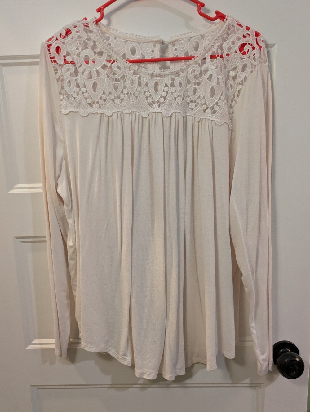 Women's Cream Lace Yoke Long-Sleeve Top